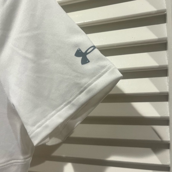 NWT women’s PGA shirt spf 30. Nipped sides for flattering fit moisture wicking - Picture 6 of 7